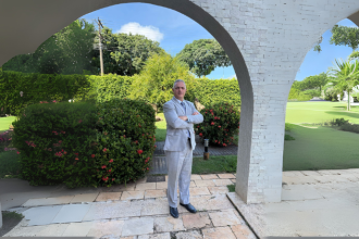 Leonardo Manzan analisa como cláusulas de estabilidade em contratos de energia garantem segurança jurídica frente à reforma tributária.