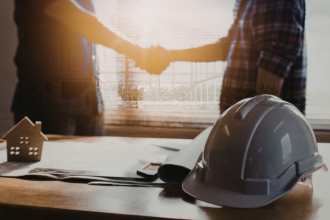 Valderci Malagosini Machado mostra como a industrialização com pré-fabricados aumenta a produtividade ao reduzir tempo de obra e retrabalho.